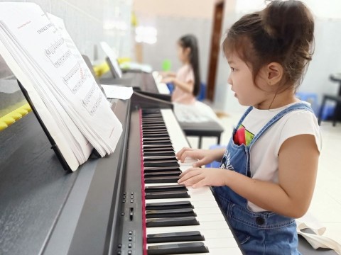 Học đàn Piano bắt đầu từ đâu cho người mới bắt đầu