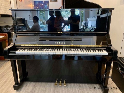 Review Đàn Piano Yamaha UX