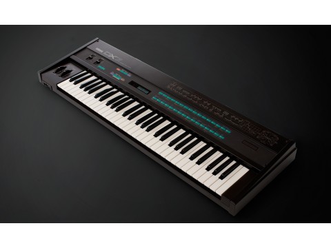 Review Yamaha DX7 – Mẫu synthesizer bán chạy nhất lịch sử!