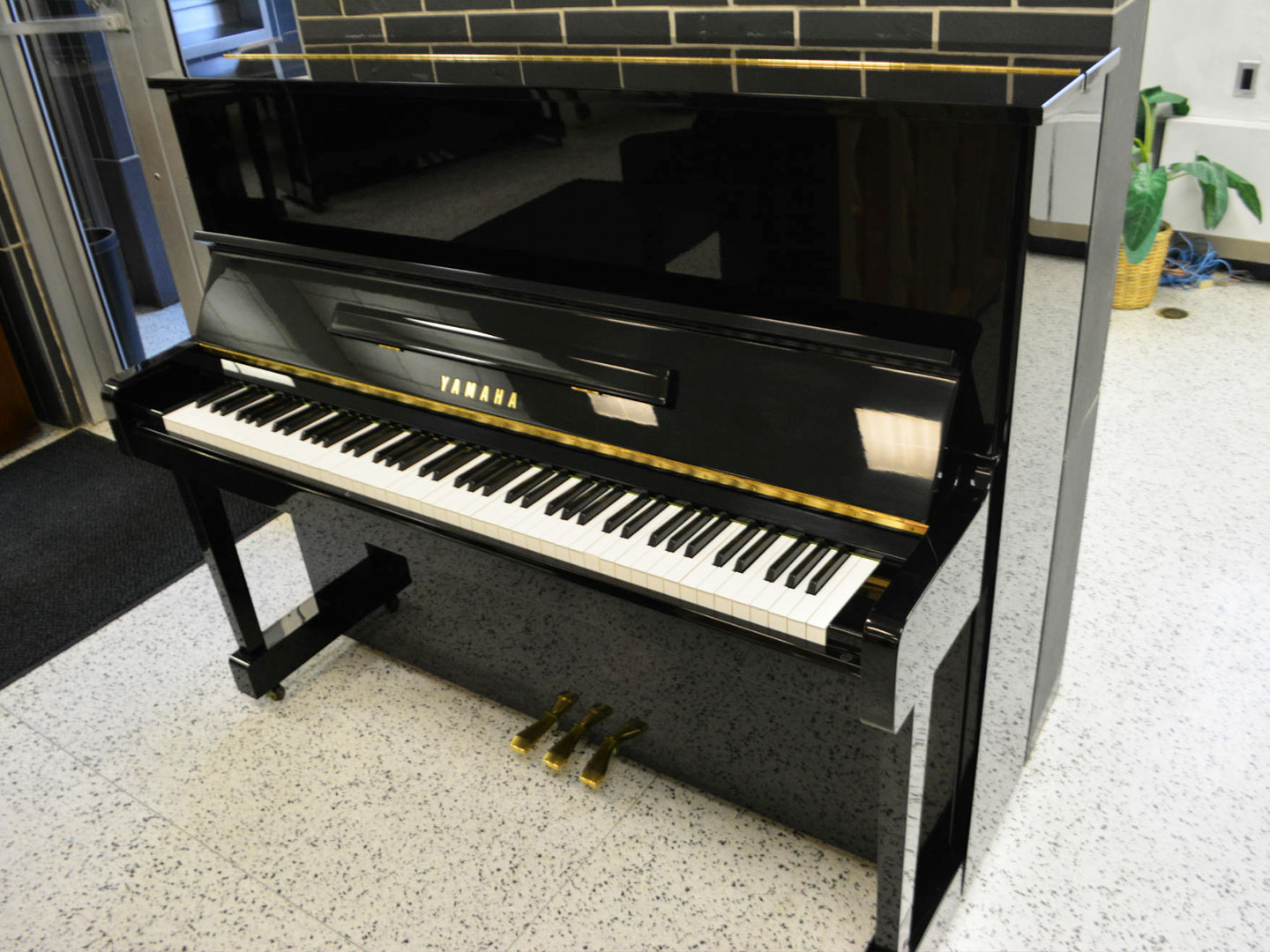 đàn piano yamaha mc301