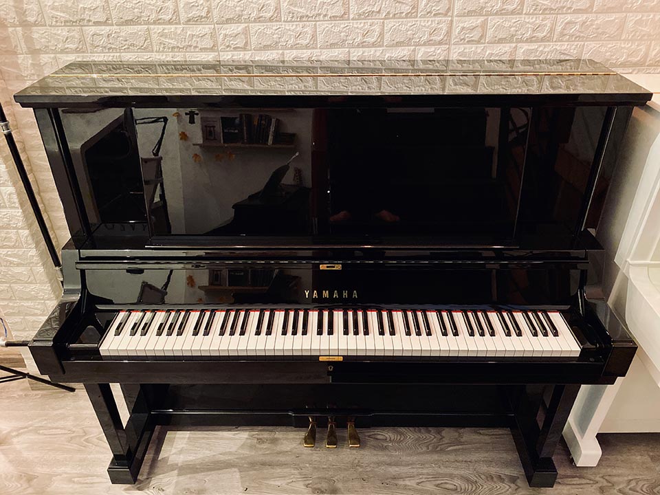 piano yamaha yua